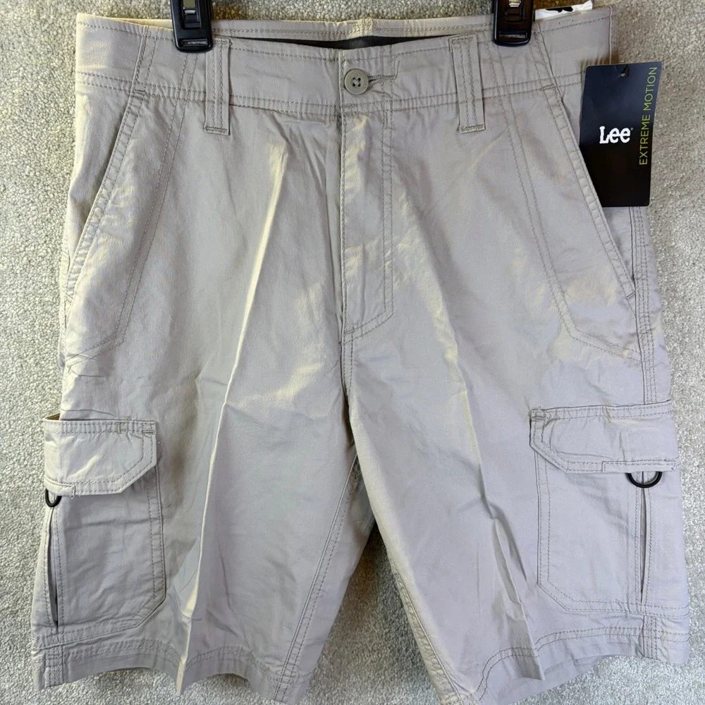 Lee Cargo Shorts Mens 30x10.5 Beige Extreme Motion Stretch Utility 102187010 NEW